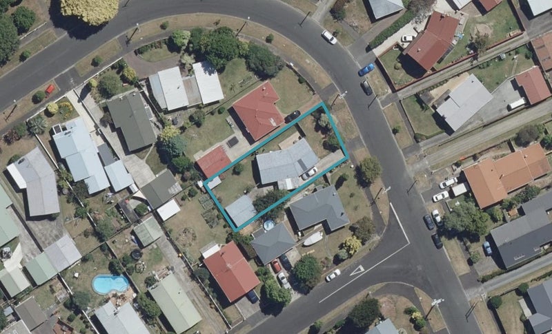110 Fitzroy Avenue, Fitzroy, Hamilton - Carousel 1