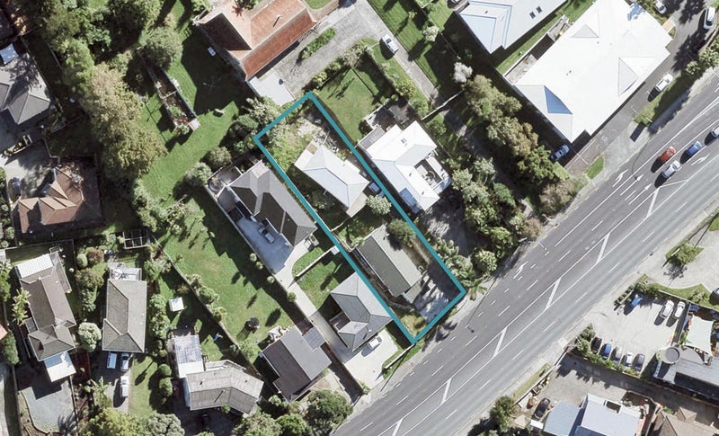 2/7 Oteha Valley Road, Northcross, Auckland - Carousel 1