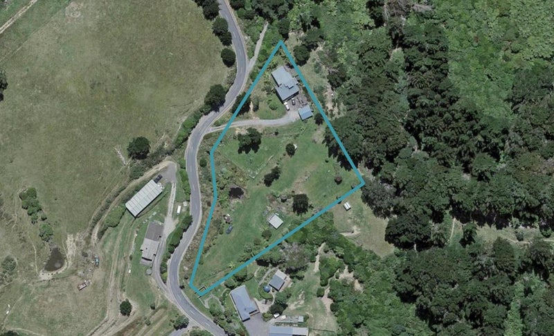 190 Horokiwi Road, Horokiwi, Wellington - Carousel 1