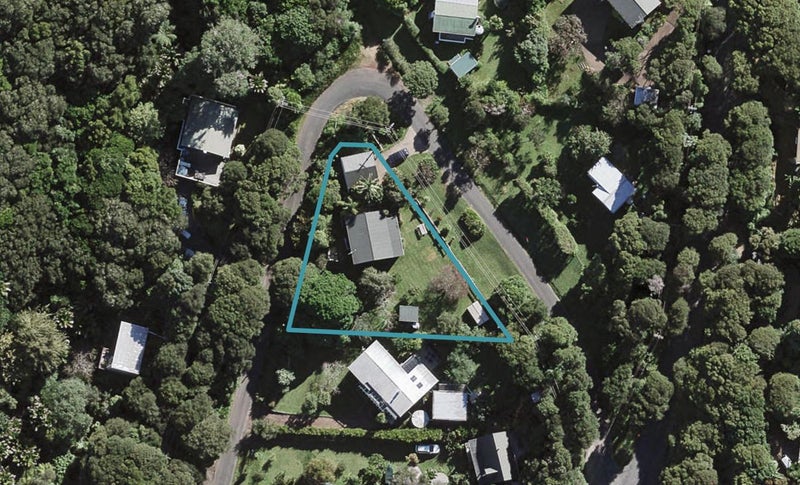 3 Valley Road, Omiha, Waiheke Island - Carousel 1