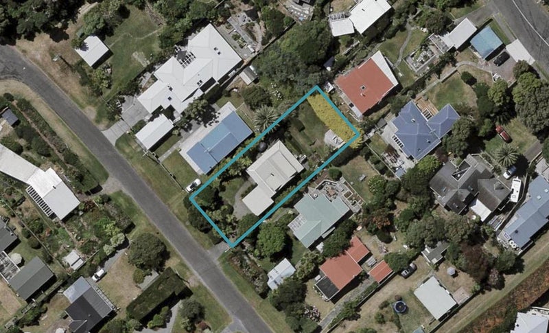 19 Hona Street, Waikanae Beach, Waikanae - Carousel 1
