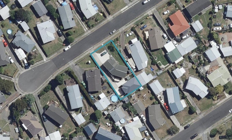 11 Susan Place, Deanwell, Hamilton - Carousel 1