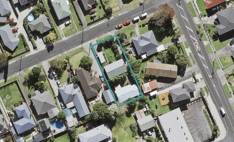 71 Sylvan Crescent, Te Atatu South, Auckland - Carousel 1