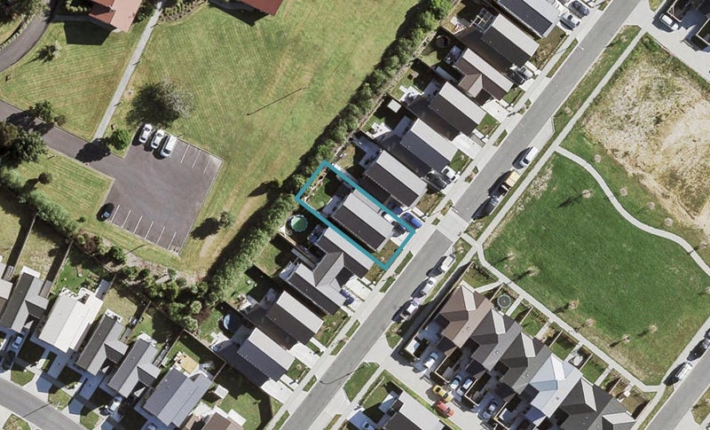 12 Taiaapure Street, Weymouth, Auckland - Carousel 1