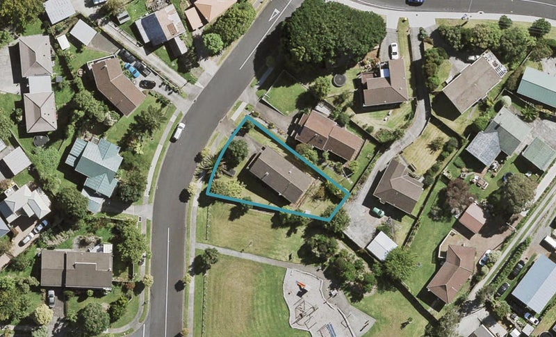 6 McKinley Road, Sunnyvale, Auckland - Carousel 1