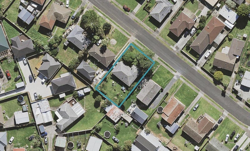 94 Chingford Close, Mangere, Auckland - Carousel 1
