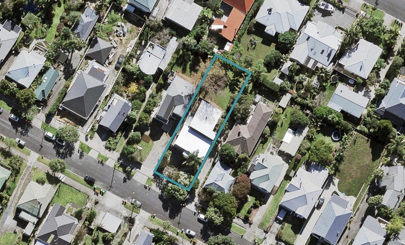 33 Springfield Road, Morningside, Auckland - Carousel 1