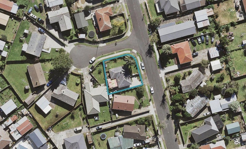 37 Convair Crescent, Mangere, Auckland - Carousel 1