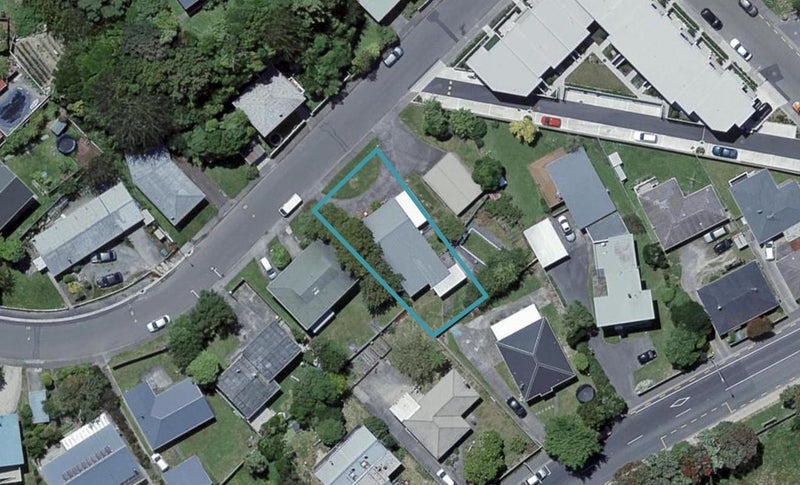 31 Batchelor Street, Newlands, Wellington - Carousel 1