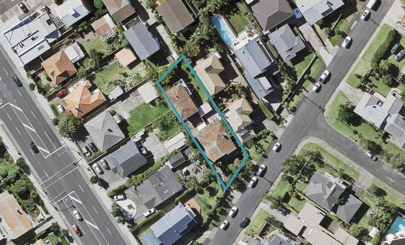1/2 Ewen Street, Takapuna, Auckland - Carousel 1