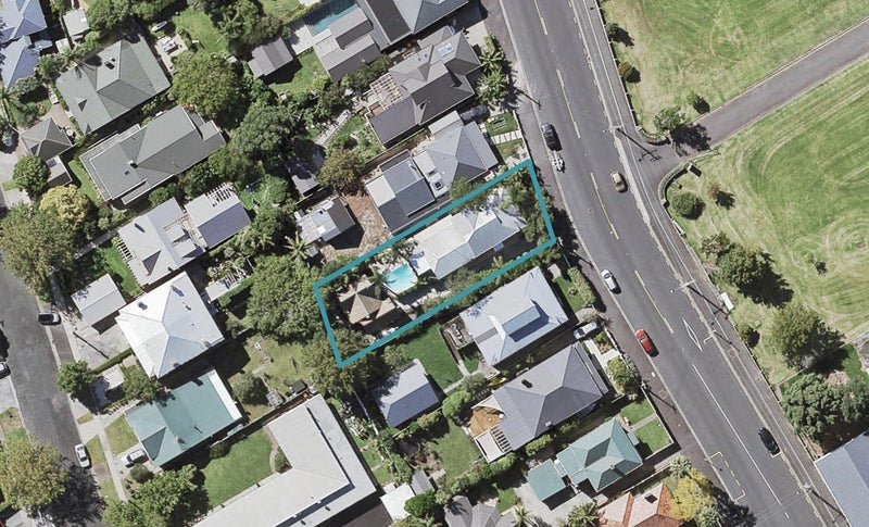 161 Vauxhall Road, Narrow Neck, Auckland - Carousel 1