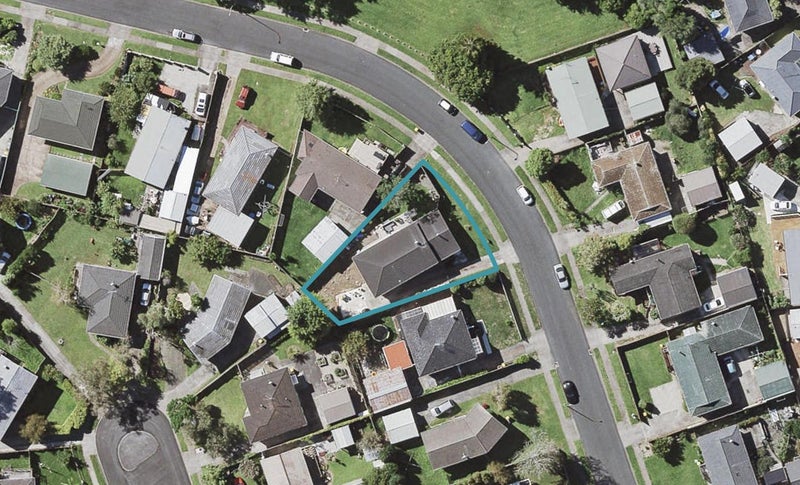 23 Blanche Way, Half Moon Bay, Auckland - Carousel 1