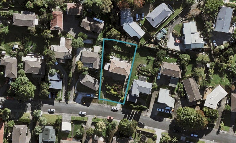 17 Finn Place, Totara Vale, Auckland - Carousel 1