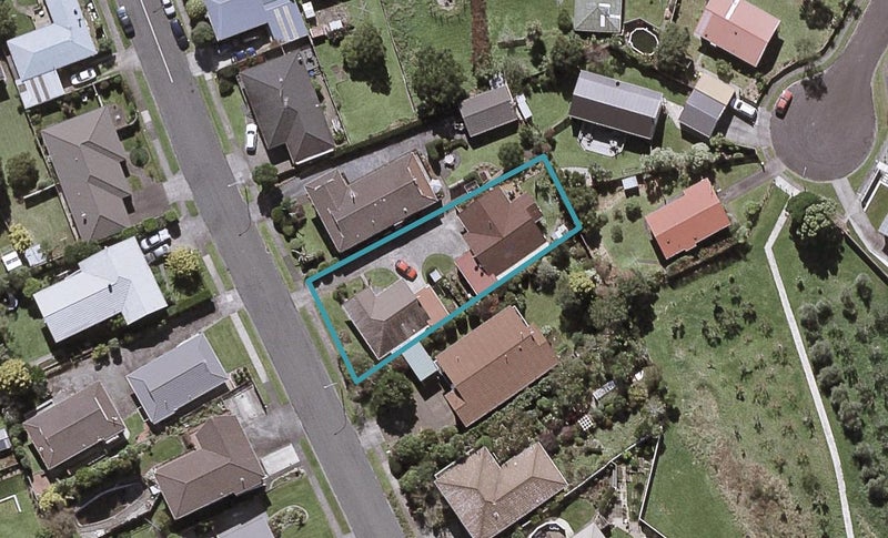 9 Kellyville Heights, Merrilands, New Plymouth - Carousel 1