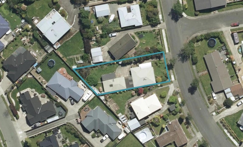 11 Newman Avenue, Brightwater - Carousel 1