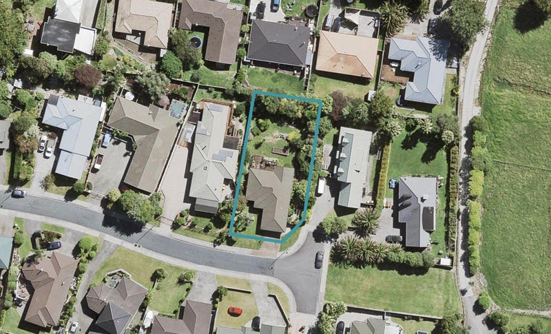 12 Patsy O'Hara Place, Swanson, Auckland - Carousel 1