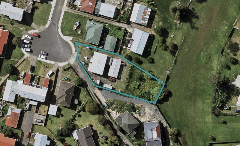12 Garrett Place, Otara, Auckland - Carousel 1