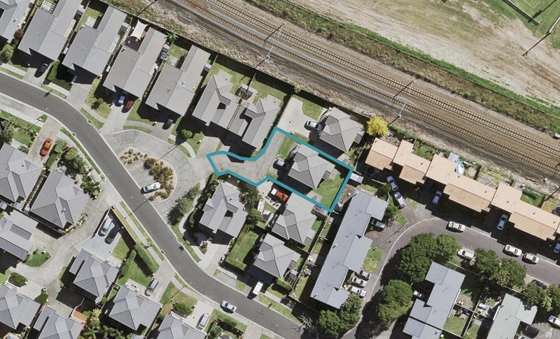 38 Mulvaney Crescent, Henderson, Auckland - Carousel 1