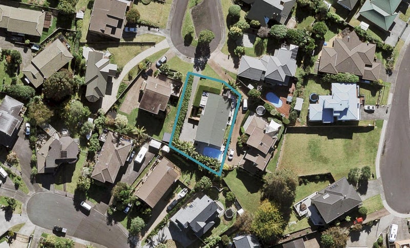 10 Seagrove Road, West Harbour, Auckland - Carousel 1