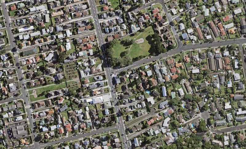 1 Grande Vue Road, Hillpark, Auckland - Carousel 1