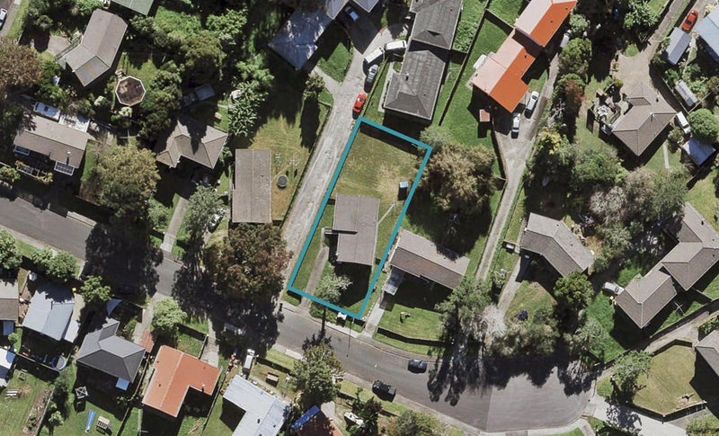 11 Hanui Place, Massey, Auckland - Carousel 1