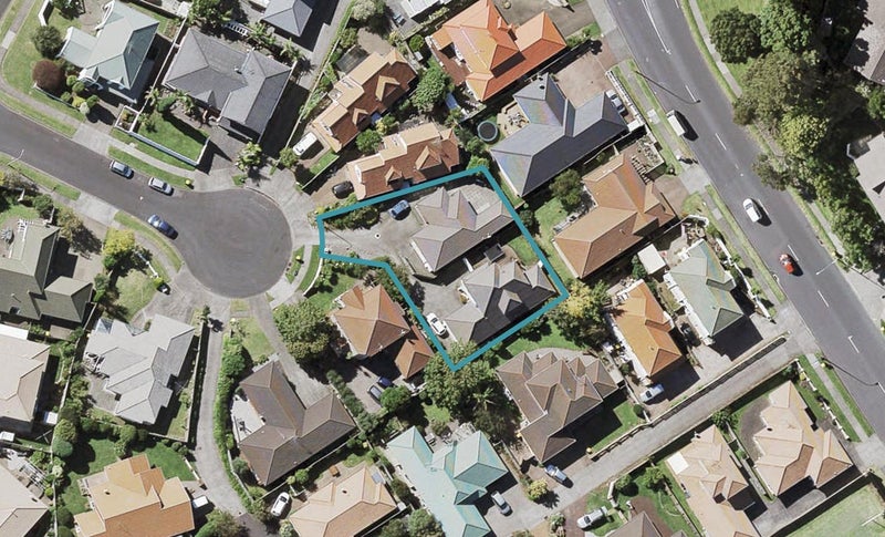 1/15 Dunn Place, Farm Cove, Auckland - Carousel 1