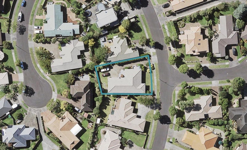 16 Matterhorn Crescent, Northpark, Auckland - Carousel 1