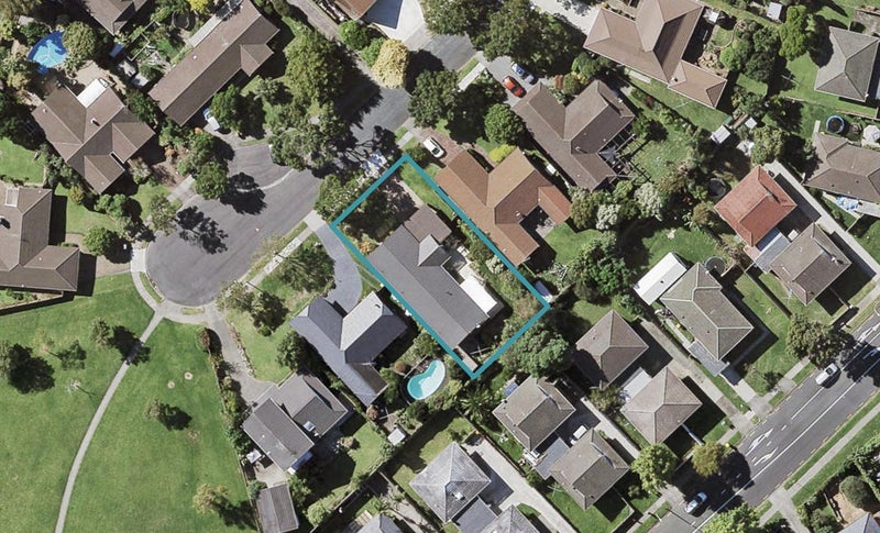 32 Raddock Place, Farm Cove, Auckland - Carousel 1