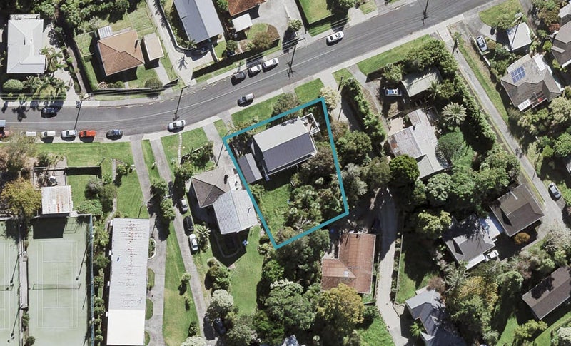 13 Verran Road, Birkenhead, Auckland - Carousel 1