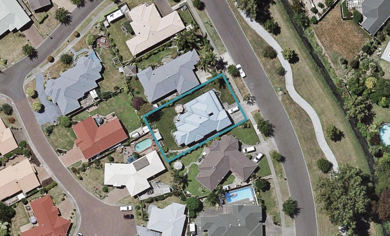 13 Kensington Drive, Taradale, Napier - Carousel 1