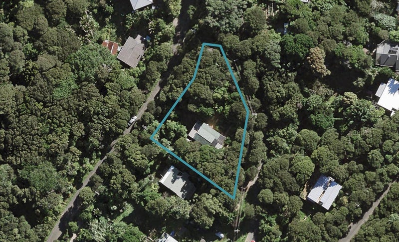9 Watson Road, Omiha, Waiheke Island - Carousel 1