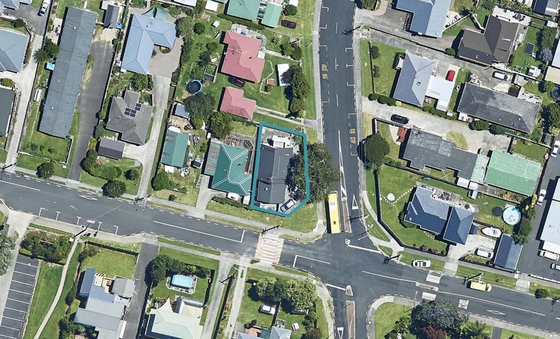 32 Queen Road, Bellevue, Tauranga - Carousel 1