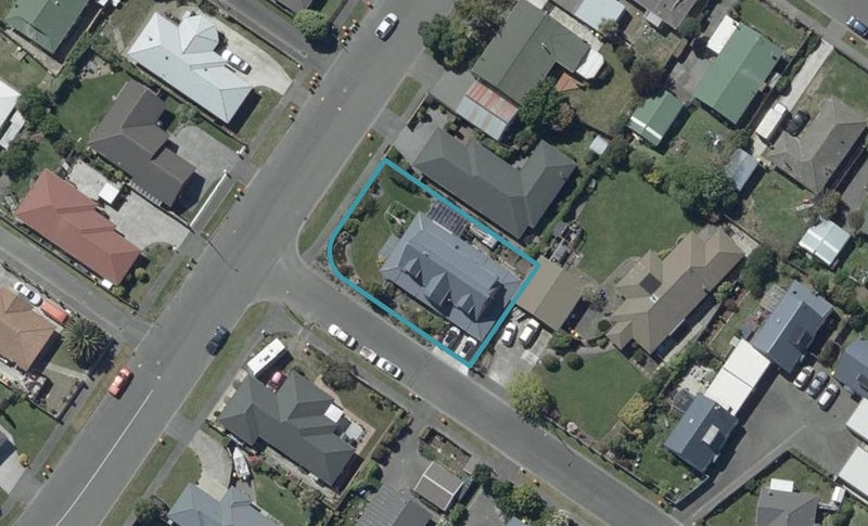 1 Seascape Gardens, Bromley, Christchurch - Carousel 1