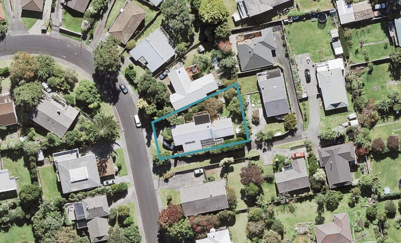 20 Pokapu Street, Titirangi, Auckland - Carousel 1