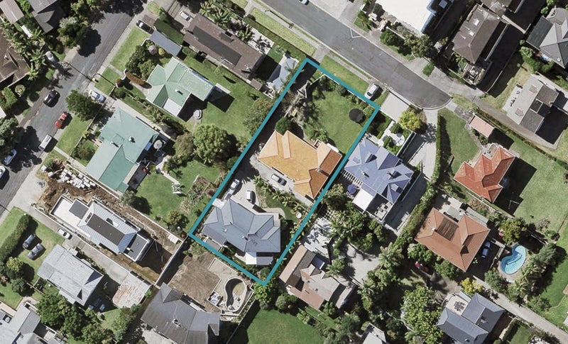 1/1 Rarere Road, Hauraki, Auckland - Carousel 1