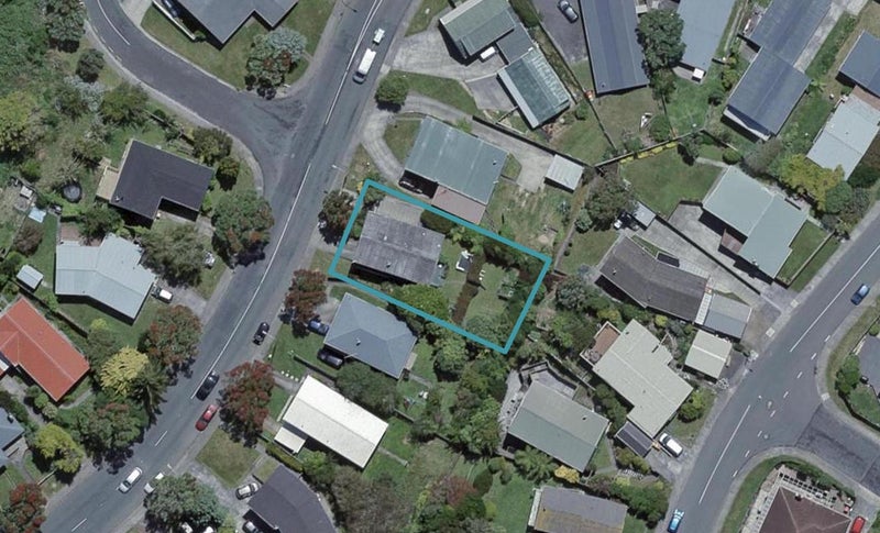 75 Stewart Drive, Newlands, Wellington - Carousel 1