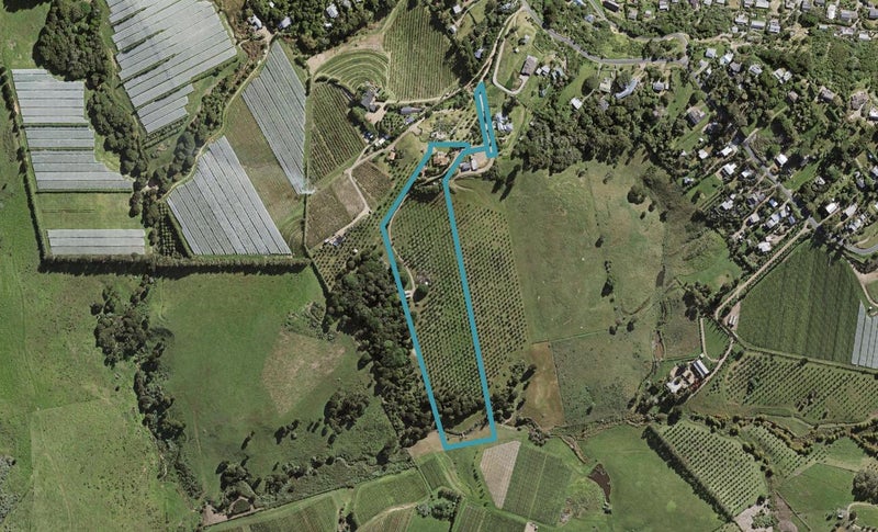 8 Brown Road, Onetangi, Waiheke Island - Carousel 1