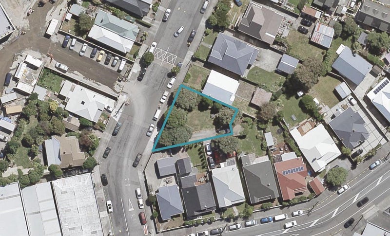 2 Riddlers Crescent, Petone, Lower Hutt - Carousel 1