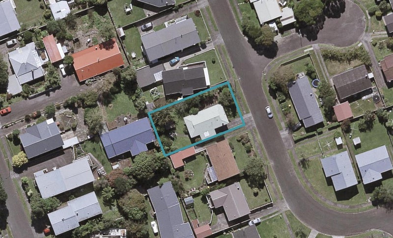 16 Trelawney Crescent, Westown, New Plymouth - Carousel 1