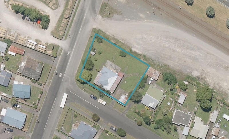 7 Holyoake Street, Whanganui East, Whanganui - Carousel 1