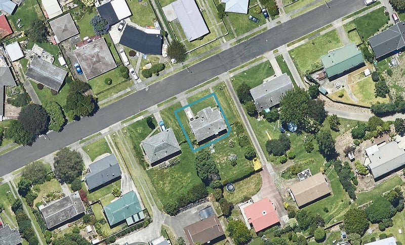 29 Dingadee Street, Welcome Bay, Tauranga - Carousel 1