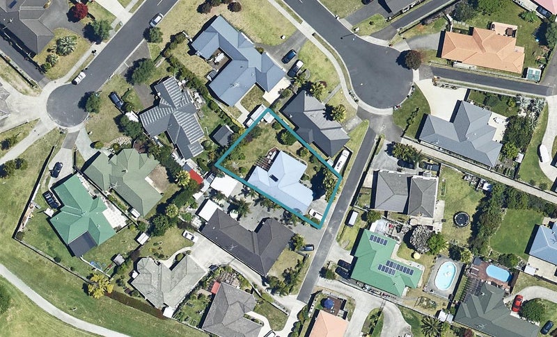 8 Lamia Grove, Papamoa Beach, Papamoa - Carousel 1