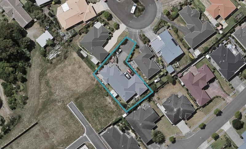 12 San Vito Place, Paraparaumu Beach, Paraparaumu - Carousel 1