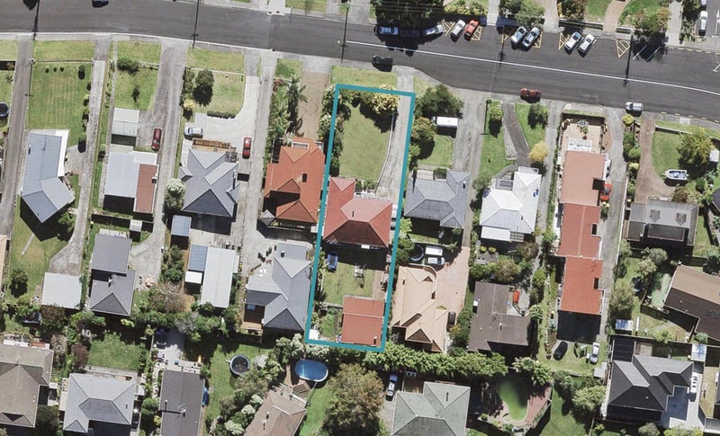 25 Kokiri Street, Te Atatu South, Auckland - Carousel 1
