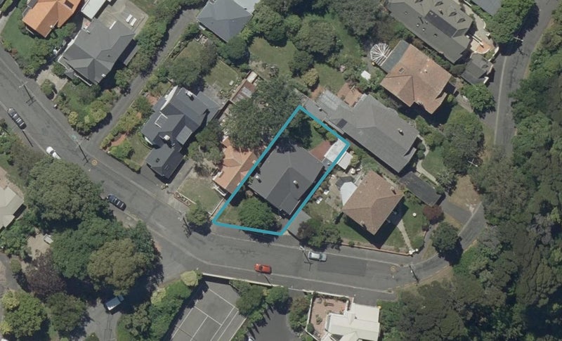 23 Tolcarne Avenue, Maori Hill, Dunedin - Carousel 1
