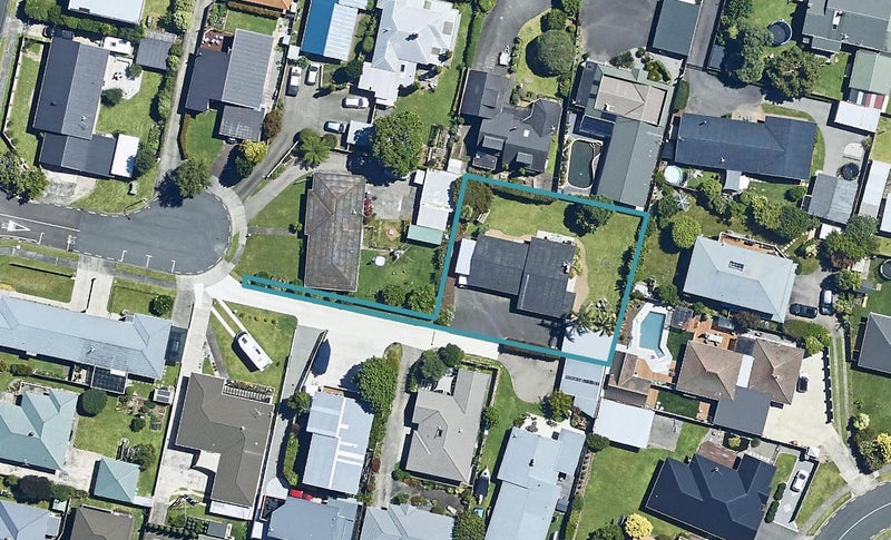 12 Longwood Lane, Otumoetai, Tauranga - Carousel 1