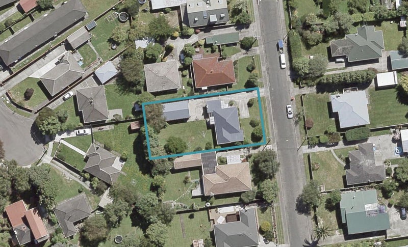 5 Golders Road, Elderslea, Upper Hutt - Carousel 1