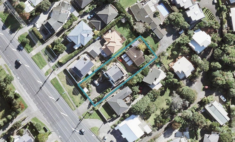 1/881 East Coast Road, Northcross, Auckland - Carousel 1