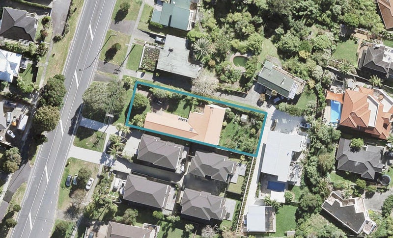 793 East Coast Road, Northcross, Auckland - Carousel 1