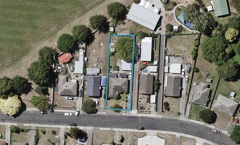 1206 Cunningham Crescent, Mayfair, Hastings - Carousel 1
